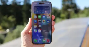 iPhone "Made in USA": Giấc Mơ Xa Vời Hay Canh Bạc Tốn Kém? Apple Thà Chịu Thuế 25% Còn Hơn Về "Nhà"